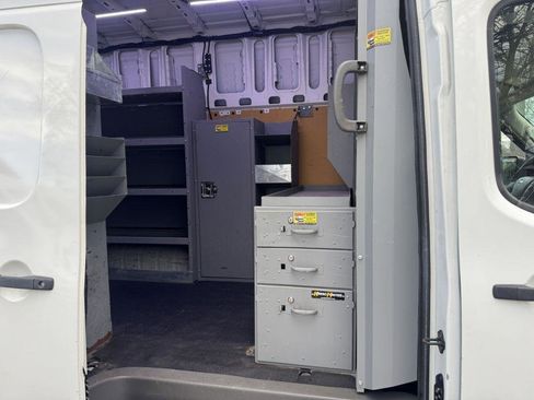 Used 2017 Nissan NV 2500 SV image 7