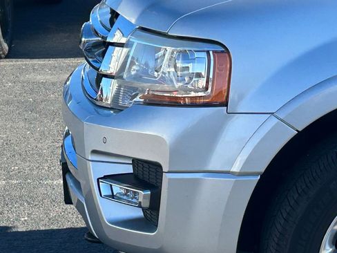 Used 2017 Ford Expedition Limited image 12