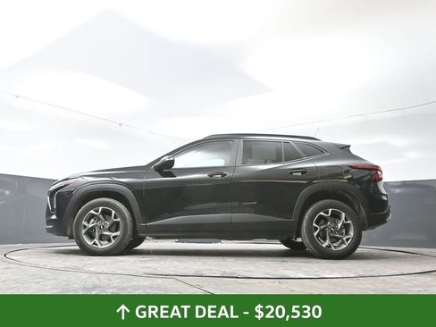 Used 2025 Chevrolet Trax LT image 54