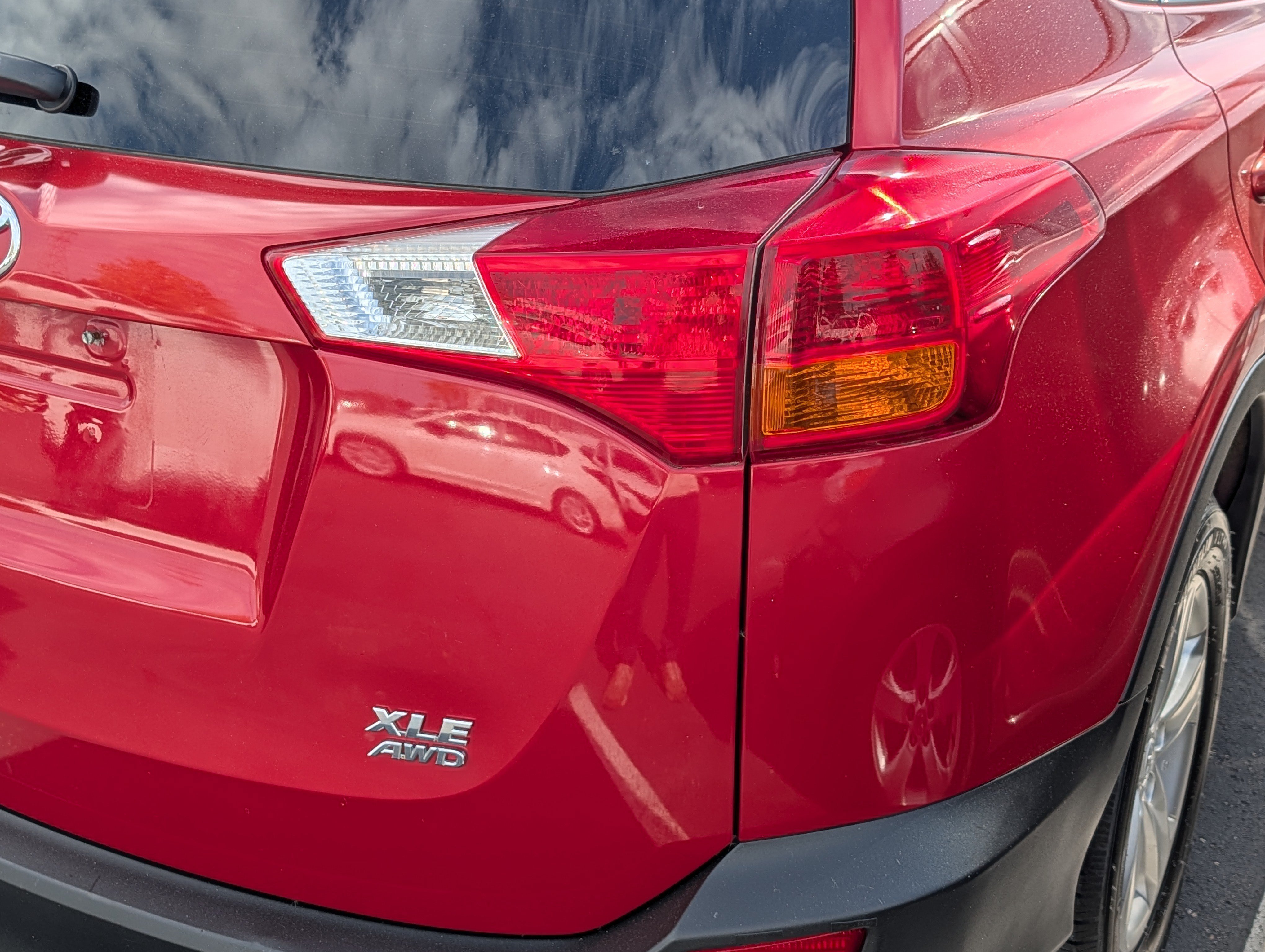 Used 2014 Toyota RAV4 XLE AWD/4WD image 17
