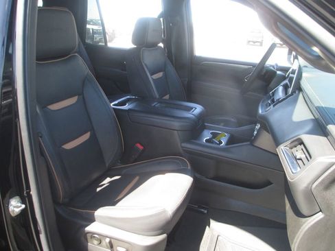 Used 2022 GMC Yukon AT4 AWD/4WD image 25