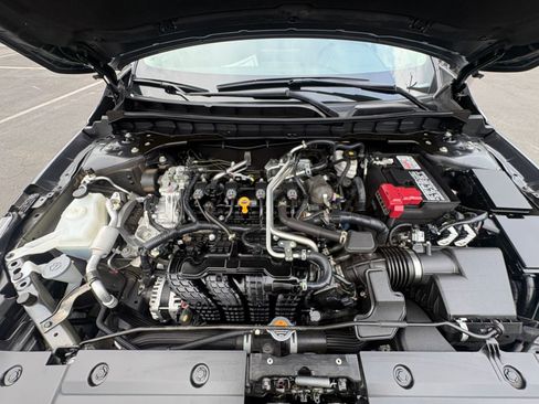Used 2025 Nissan Altima 2.5 SV FWD image 32