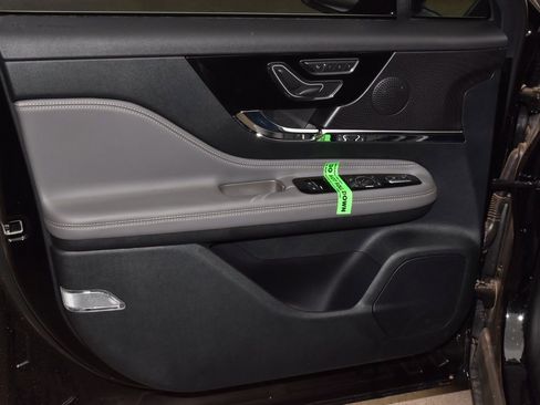 New 2026 Lincoln Corsair Premiere image 35