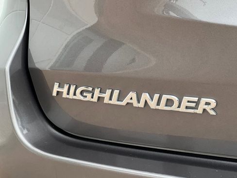 Certified 2017 Toyota Highlander SE image 36