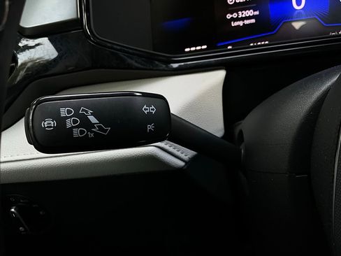 Used 2025 Volkswagen Taos S image 32