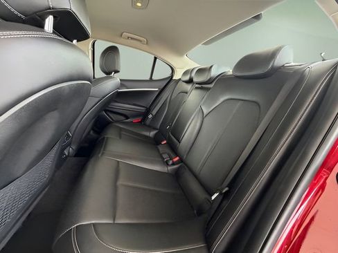 Used 2023 Genesis G70 2.0T image 32