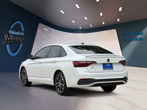 Used 2024 Volkswagen Jetta Sport FWD image 8
