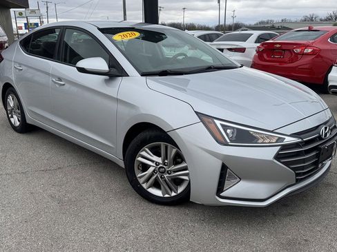 Used 2020 Hyundai Elantra SEL image 2