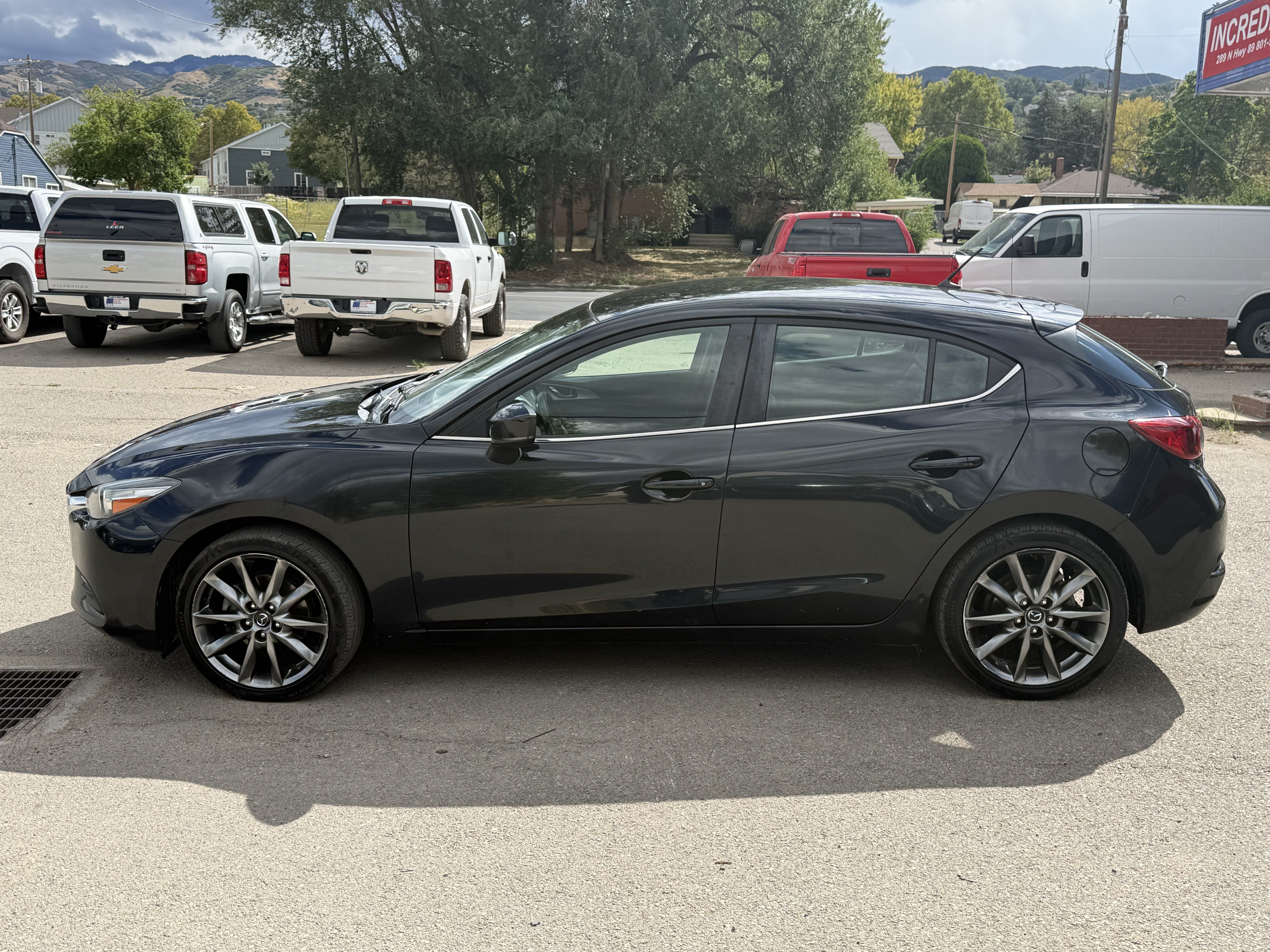 Used 2018 MAZDA MAZDA3 Touring FWD image 7