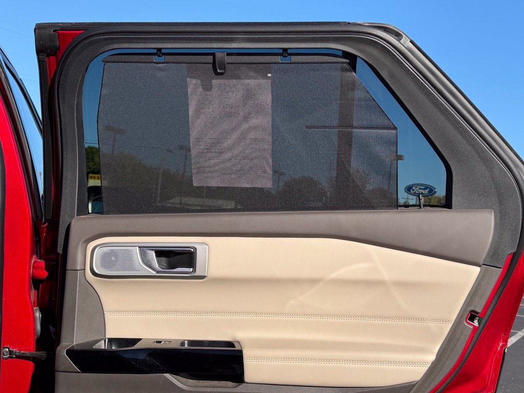 Used 2023 Ford Explorer Platinum w/ Technology Package AWD/4WD image 19