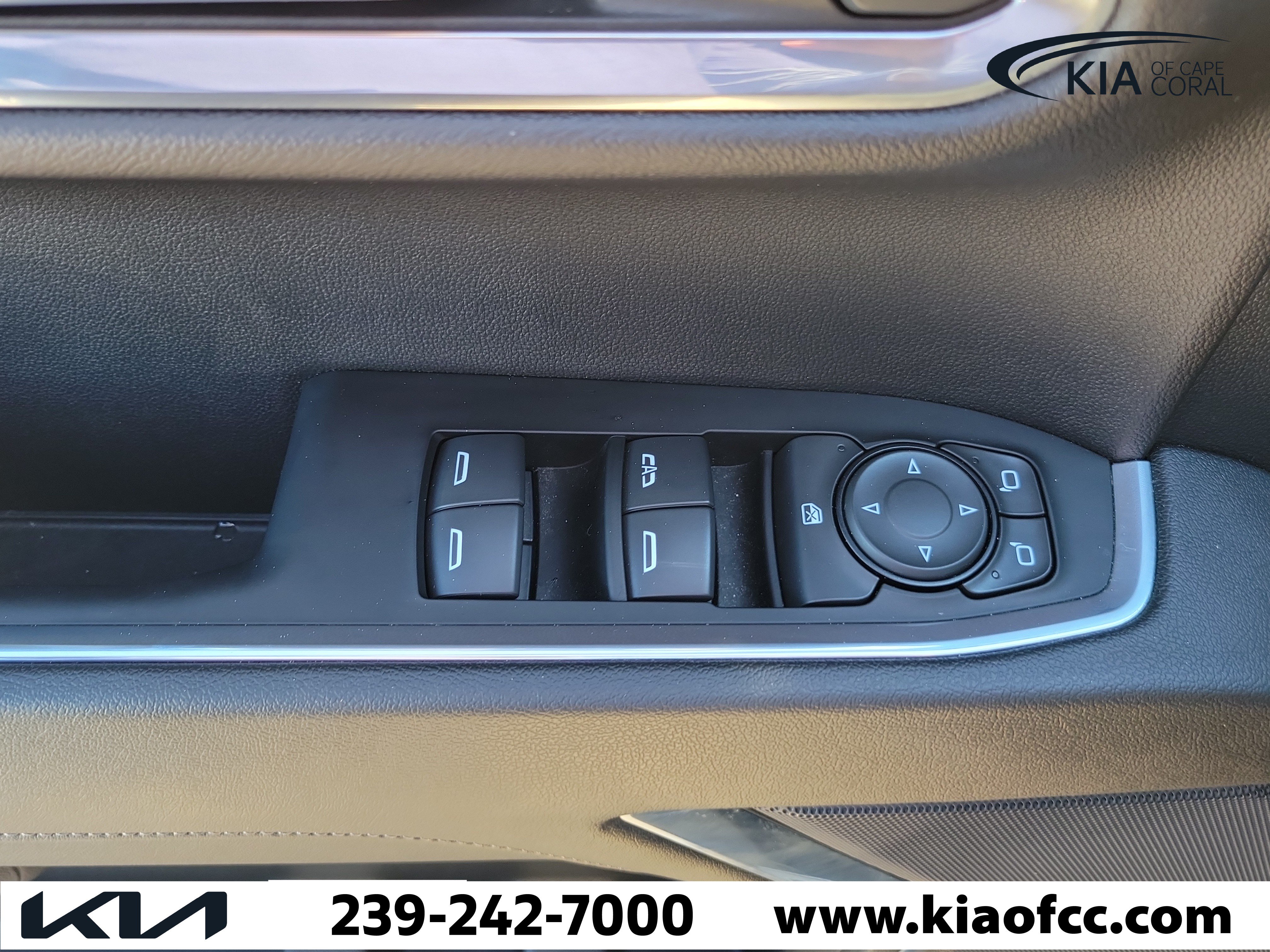 Used 2023 Chevrolet Silverado 1500 LT w/ Safety Package AWD/4WD image 22