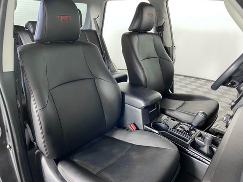 Used 2020 Toyota 4Runner Venture AWD/4WD image 14