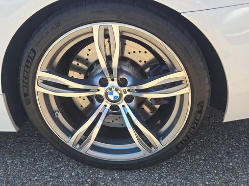 Used 2014 BMW M5 RWD image 40