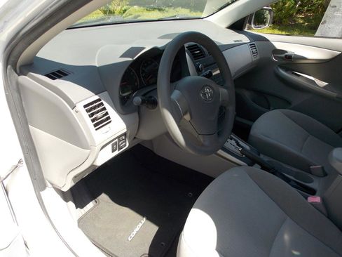 Used 2010 Toyota Corolla image 8