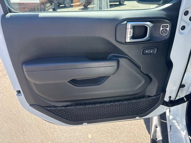 Certified 2023 Jeep Wrangler Unlimited Rubicon w/ LED Lighting Group AWD/4WD image 12