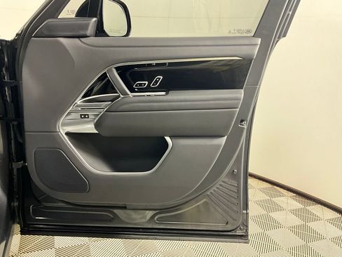 Used 2023 Land Rover Range Rover Autobiography image 21