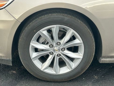 Used 2025 Chevrolet Malibu LT FWD image 11