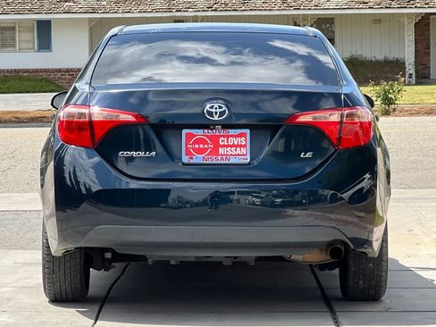 Used 2017 Toyota Corolla LE w/ Carpet Mat Package (TMS) FWD image 8