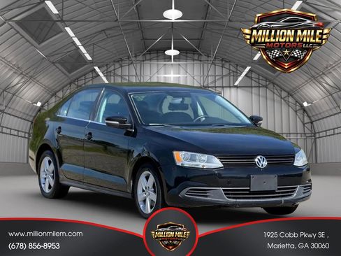 Used 2013 Volkswagen Jetta TDI FWD image 1