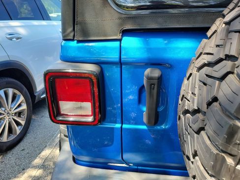 Used 2022 Jeep Wrangler Unlimited Sport AWD/4WD image 23