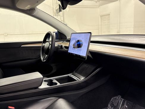 Used 2023 Tesla Model Y Performance image 28