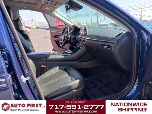 Used 2022 Hyundai Sonata Limited w/ Preferred Accessory Package image 16