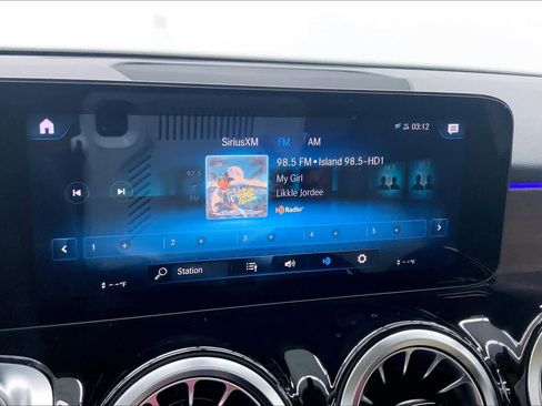 Certified 2022 Mercedes-Benz GLB 250 4MATIC image 23