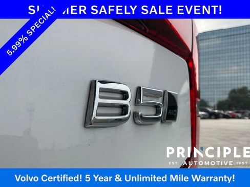 Certified 2025 Volvo S60 B5 Core AWD/4WD image 27
