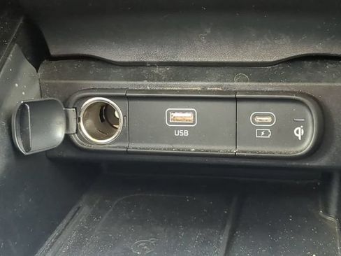 Used 2025 Kia Telluride S AWD/4WD image 28
