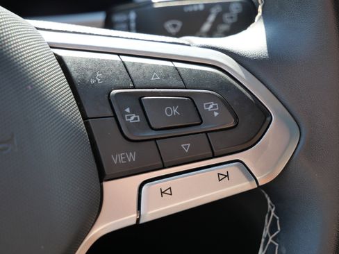 Used 2022 Volkswagen Atlas SE image 32