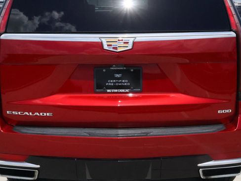 Used 2023 Cadillac Escalade Premium Luxury w/ LPO, Illumination Package image 10