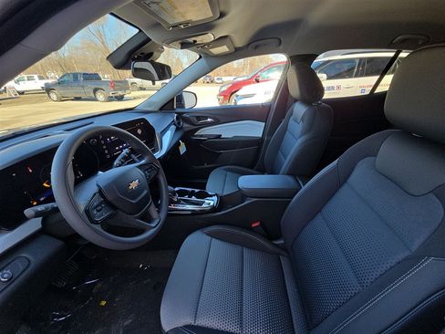 New 2026 Chevrolet Trax LT FWD image 19