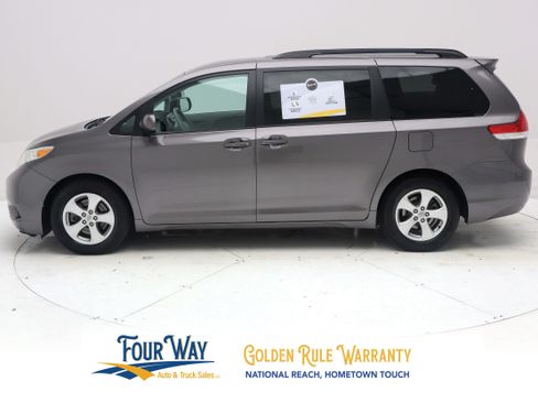 Used 2014 Toyota Sienna LE FWD image 7