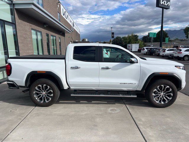 Used 2024 GMC Canyon Denali AWD/4WD image 6