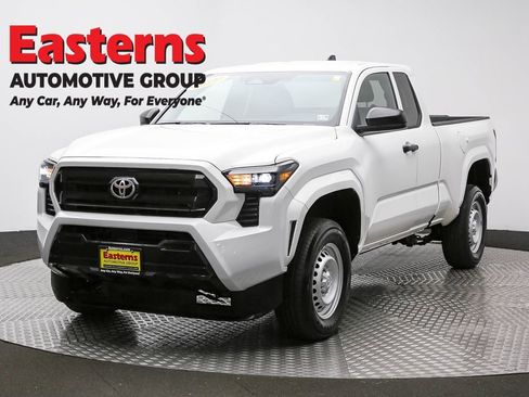 Used 2024 Toyota Tacoma SR image 1