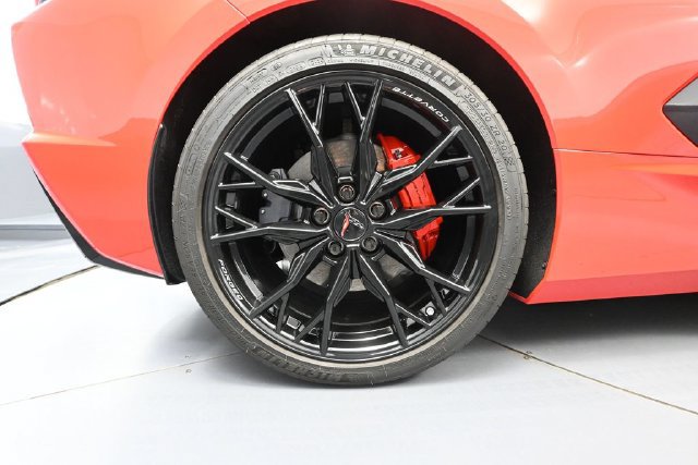 Used 2024 Chevrolet Corvette Stingray Preferred Cpe w/ Battery Protection Package RWD image 11