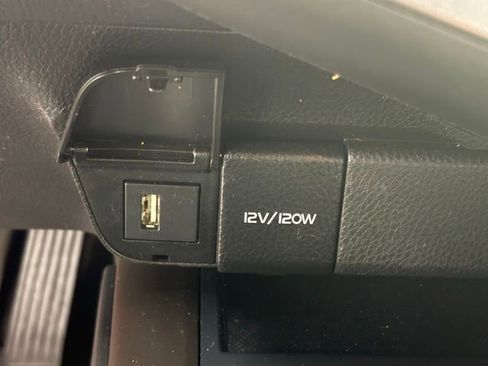 Used 2022 Toyota Camry SE FWD image 26