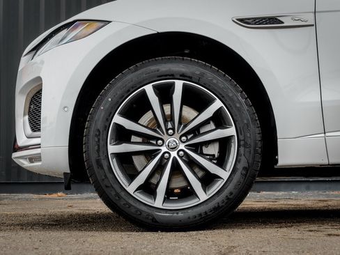 New 2026 Jaguar F-PACE R-Dynamic S image 4