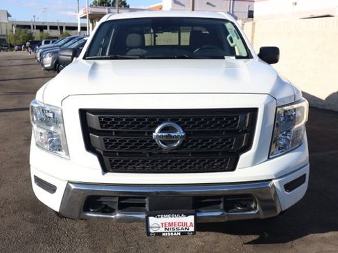 Certified 2022 Nissan Titan SV image 9