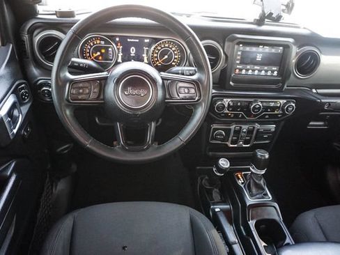 Used 2023 Jeep Gladiator Sport AWD/4WD image 16