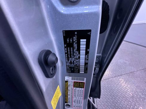 Used 2022 Toyota Highlander XLE image 44