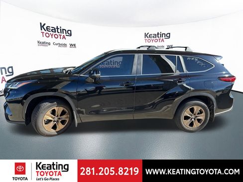 Certified 2023 Toyota Highlander Bronze Edition image 9