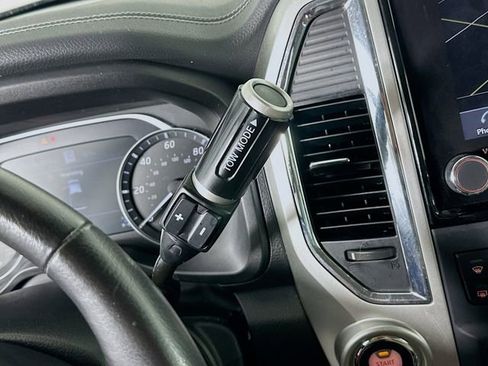 Used 2021 Nissan Titan SL w/ Moonroof Package AWD/4WD image 17
