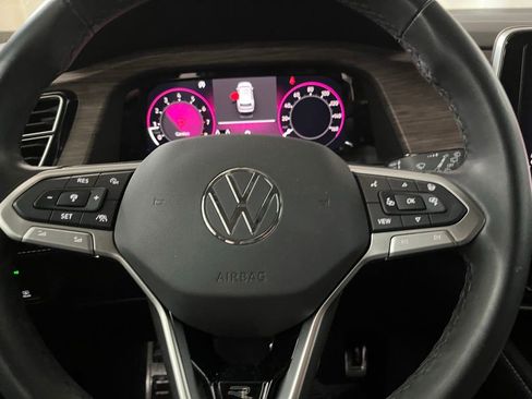 Certified 2025 Volkswagen Atlas SEL Premium R-Line image 20