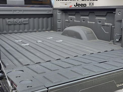 Used 2025 GMC Sierra 2500 Denali Ultimate image 9