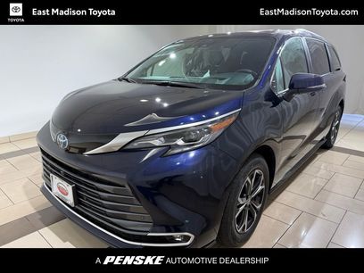 New 2025 Toyota Sienna Platinum