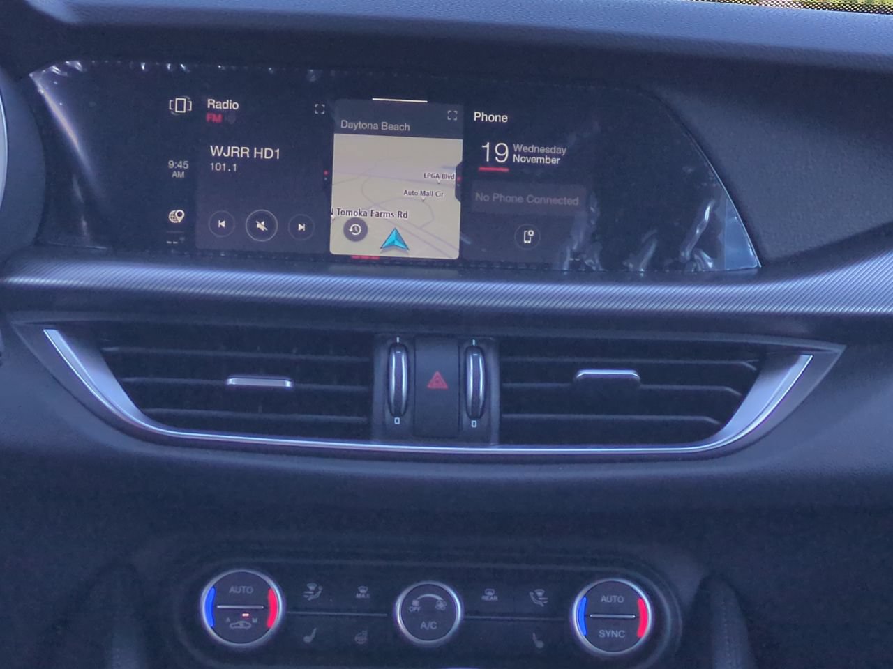 New 2025 Alfa Romeo Stelvio Sprint AWD/4WD image 17