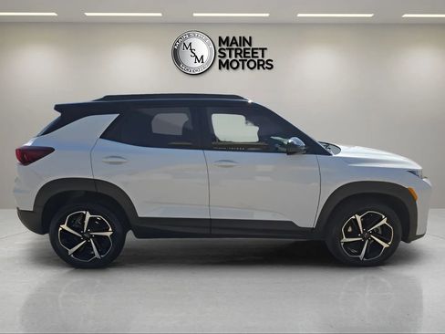Used 2023 Chevrolet TrailBlazer RS w/ Sun and Liftgate Package image 6