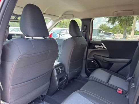 New 2025 Mitsubishi Outlander ES image 17