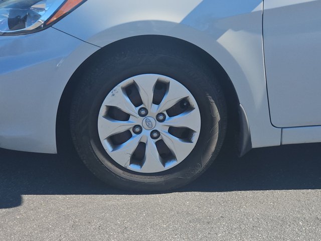 Used 2015 Hyundai Accent GLS w/ Option Group 02 FWD image 13